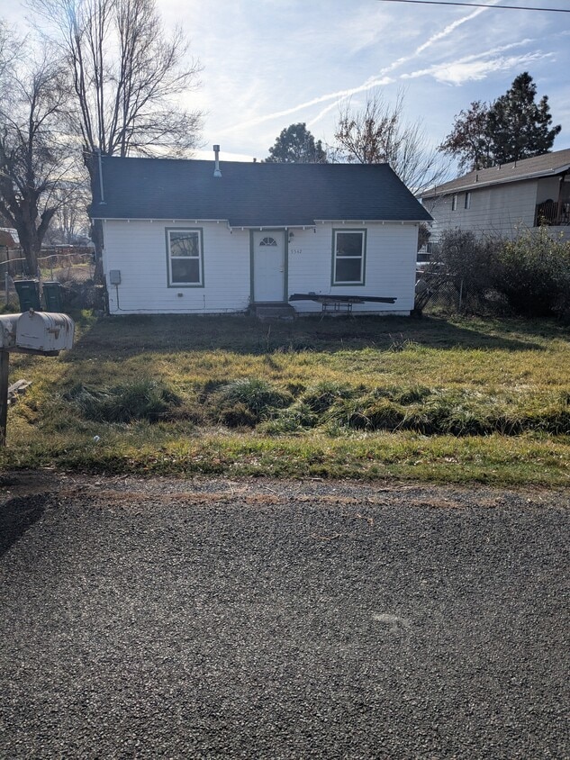 Foto principal - 5542 Independence Ave