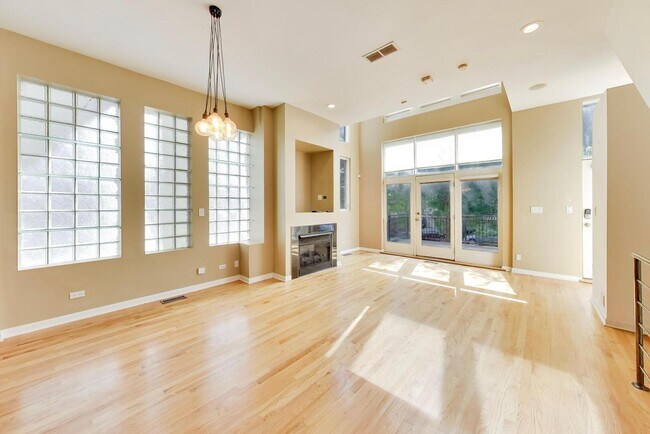 Foto del edificio - 821 N Wood St