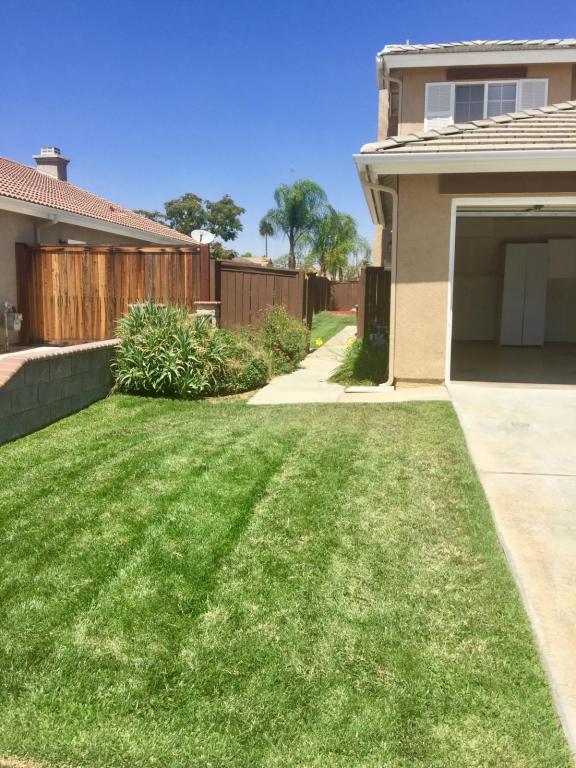 Building Photo - 4330 Hollyvale Lane