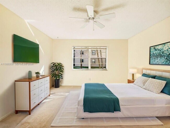 Foto del edificio - 6090 N Sabal Palm Blvd