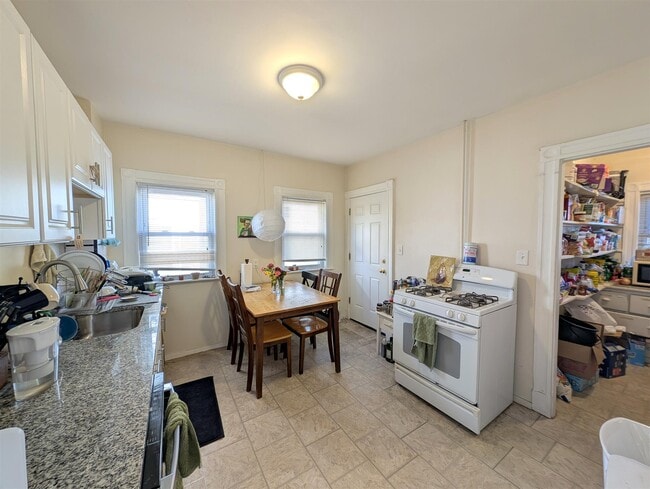 Foto del edificio - 300 Boston Ave