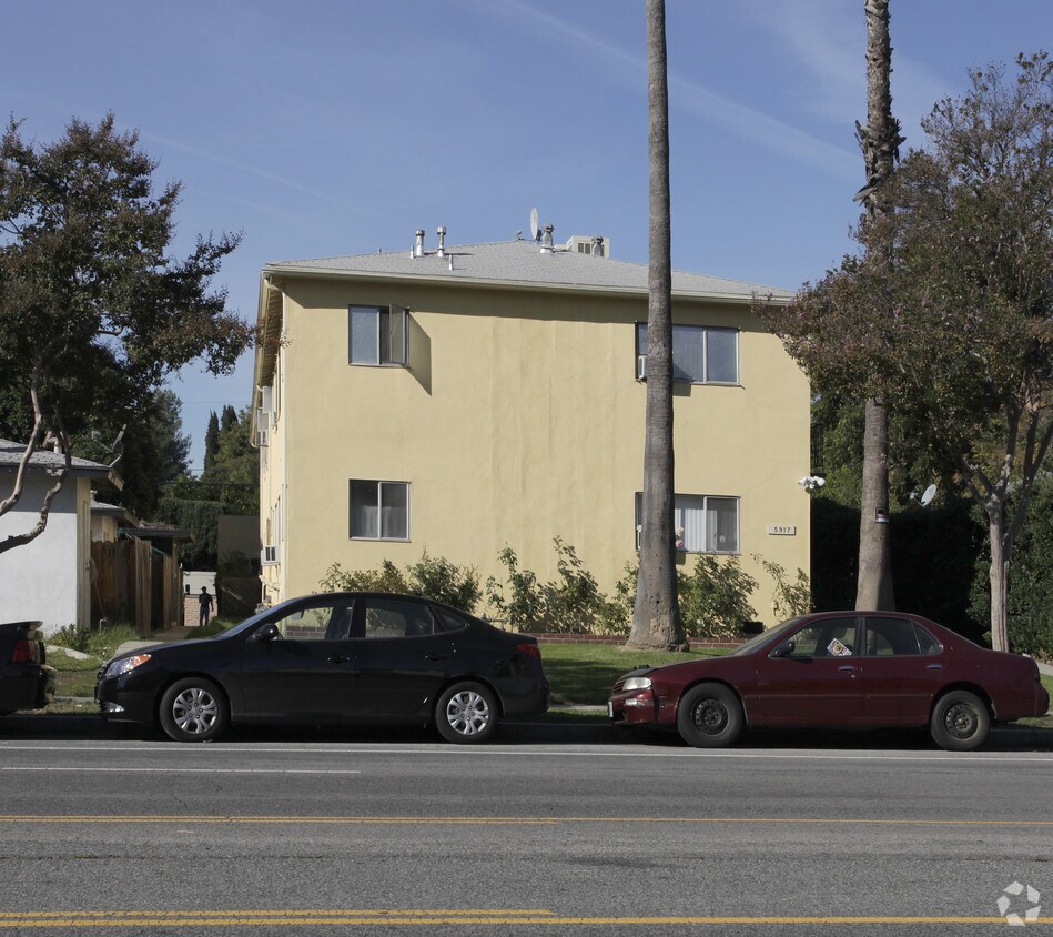 Foto principal - 5917 Laurel Canyon Blvd