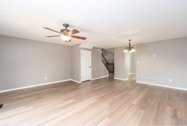 Building Photo - 27 Sylvan Park Ct