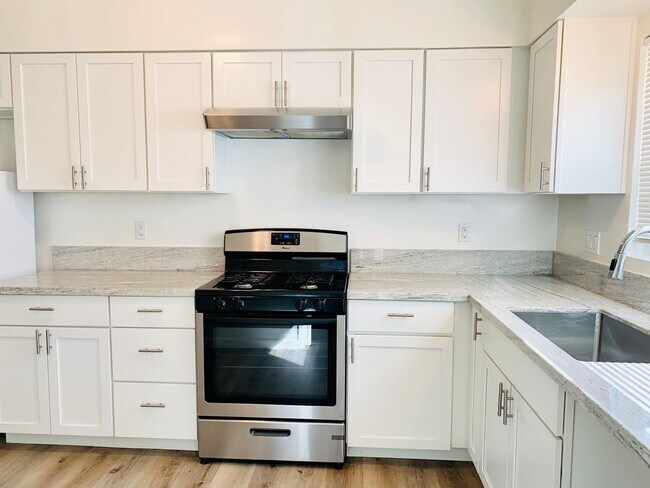 Building Photo - LVW