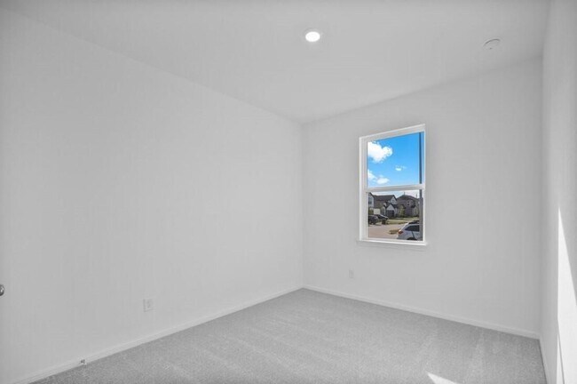 Building Photo - 8002 Horse Hvn Ln