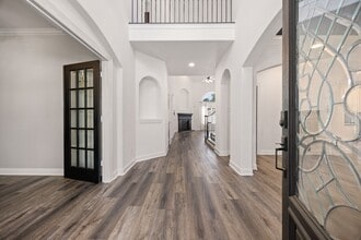 Building Photo - 6010 Gatewood Manor Dr