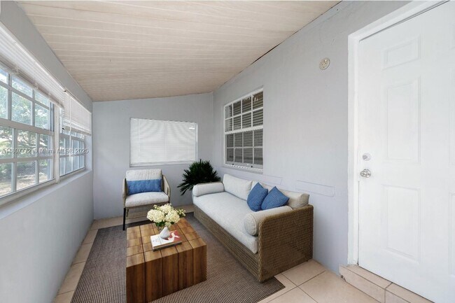 Foto del edificio - 13845 NW 6th Ave