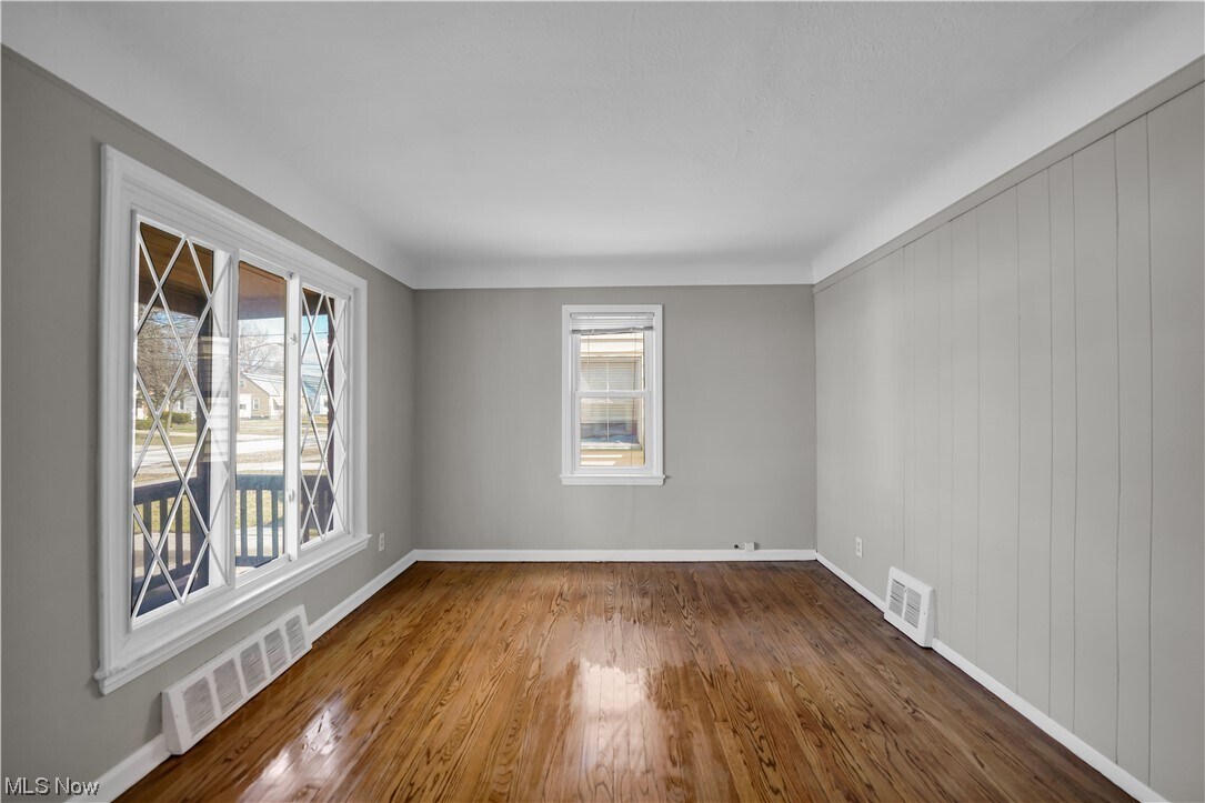Foto principal - 16018 Turney Rd