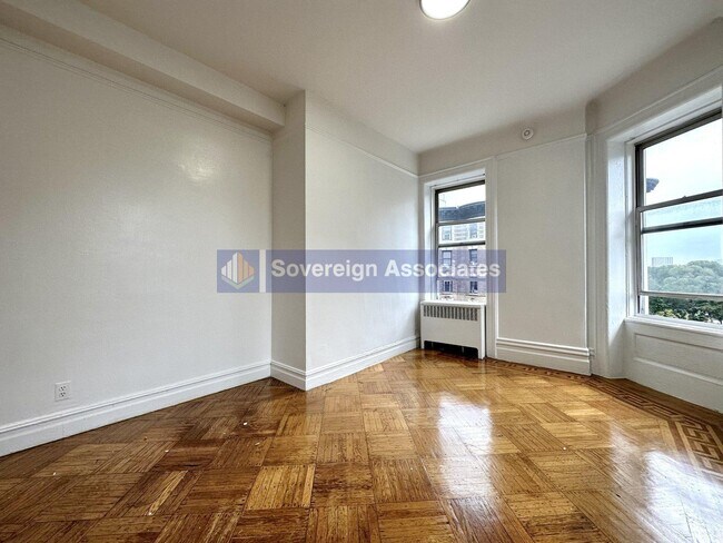 Building Photo - 936 West End Avenue