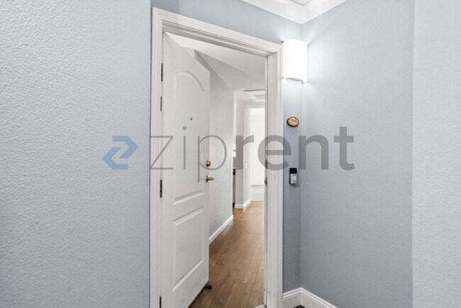 Building Photo - Unit 164