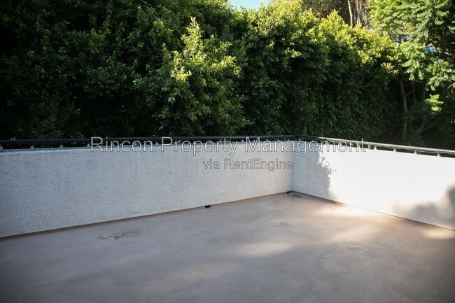 Building Photo - 584 Doyle Ln