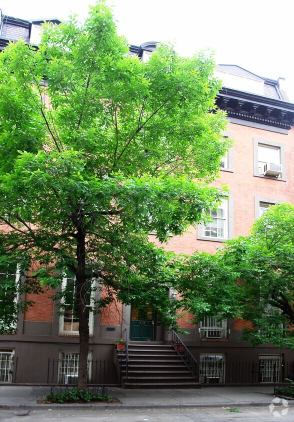 Building Photo - 414 W 22nd St