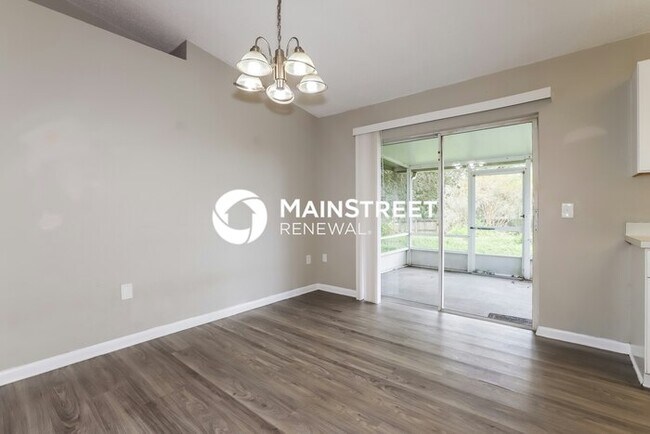 Foto del edificio - 4 Bedroom Pet-Friendly Home in Lakeland, FL with Main Street Renewal