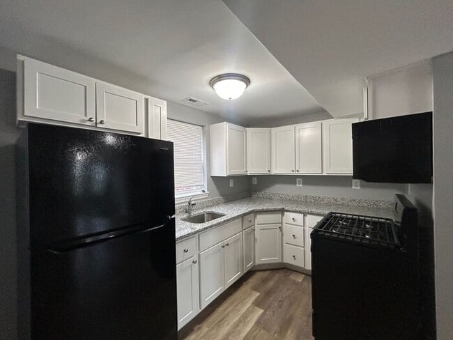 Photo - 4 Bedroom Home