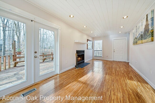 Building Photo - 3 br, 1.5 bath House - 49A Poplar Street
