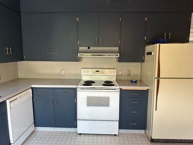 Building Photo - Two-Bedroom in North End