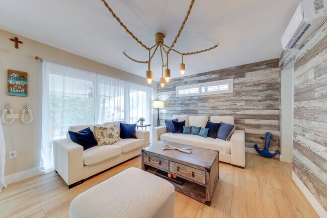 Building Photo - 205 Pirates Dr