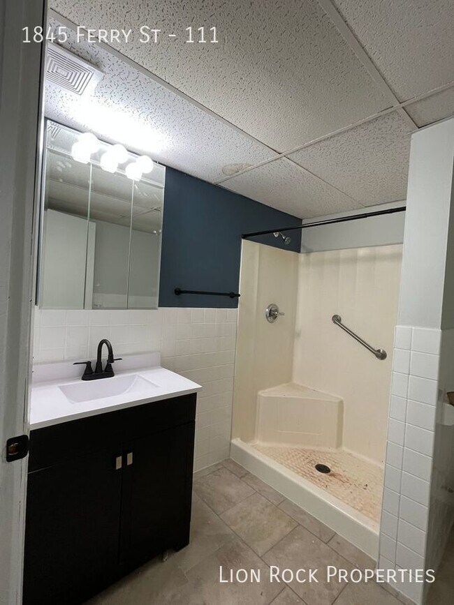 Foto del edificio - Charming 1-Bedroom Flat in Anoka - Live in...