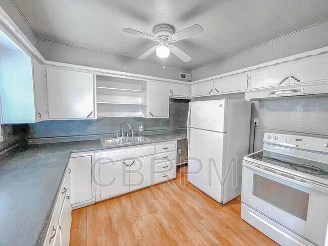 Building Photo - 1721 24th St