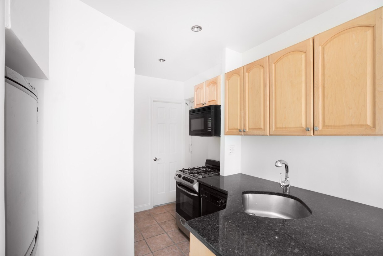 Foto principal - 509 East 77th Street