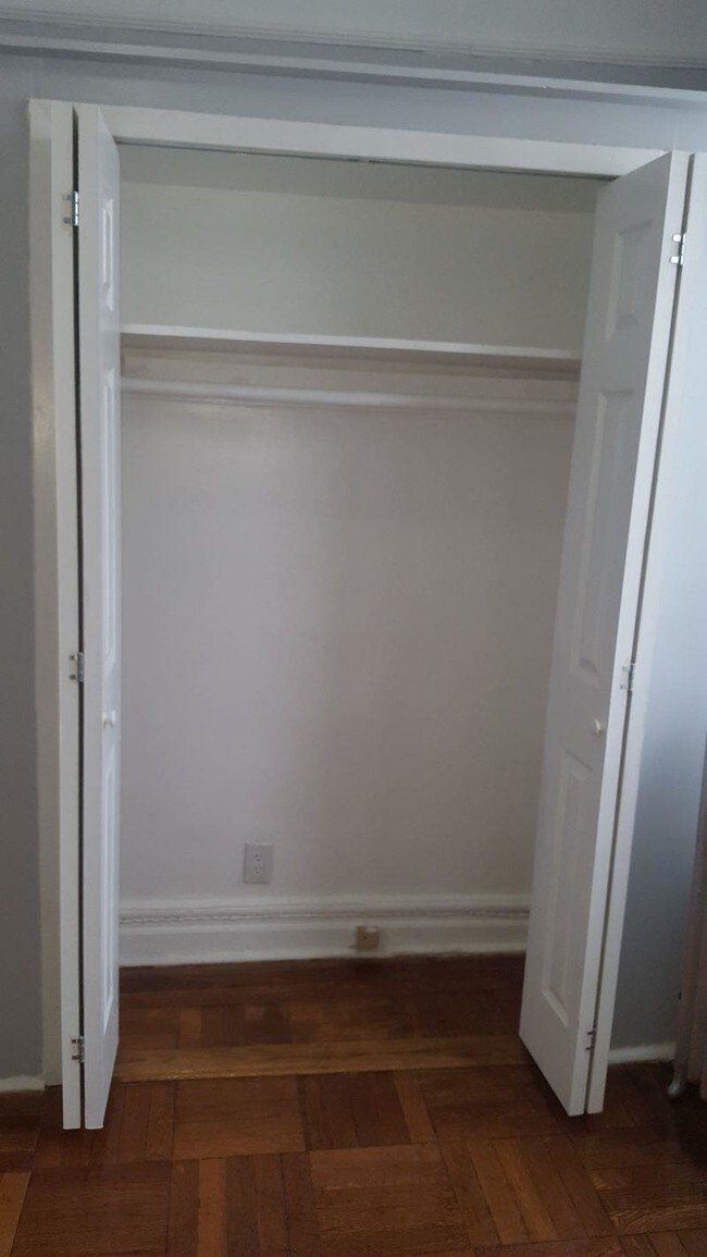 Building Photo - 950 Montgomery St