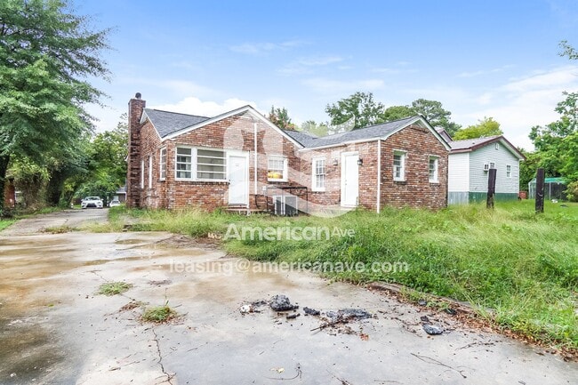 Building Photo - 1503 18th E St