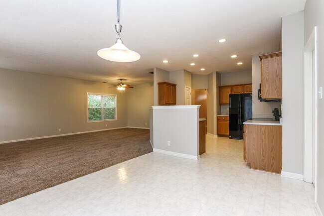 Building Photo - 8201 Briarhill Lane