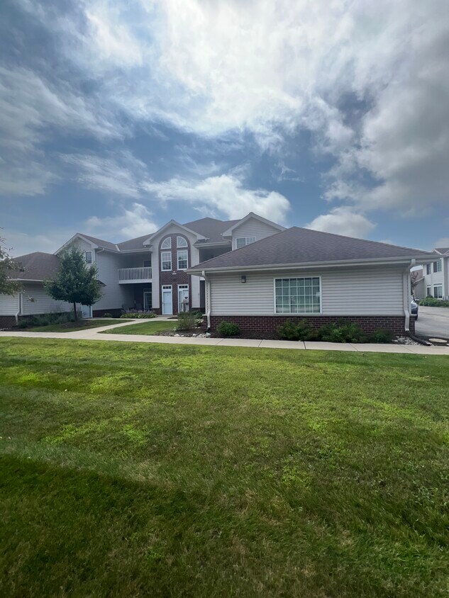 Building Photo - N43W32865 Rasmus Rd