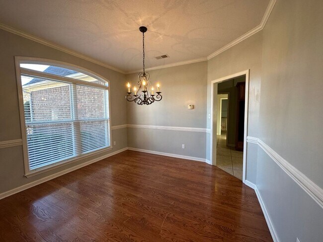 Foto del edificio - Bartlett home with over 3000 sq ft of livi...