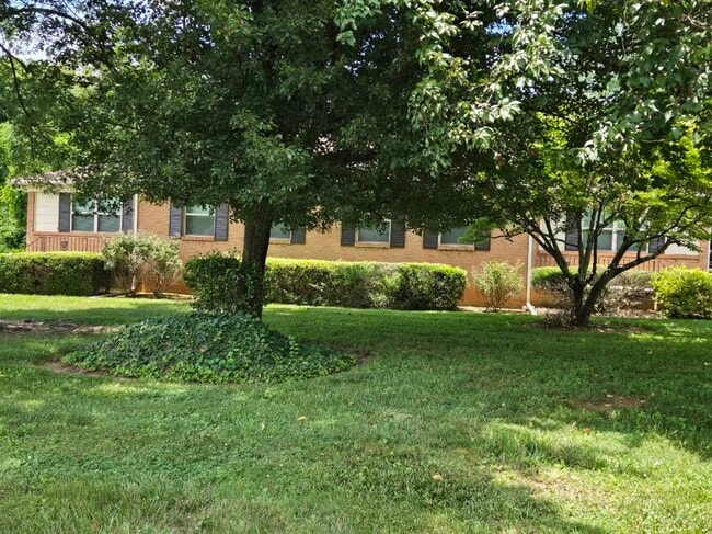 Building Photo - 11617 S Williamsburg Dr