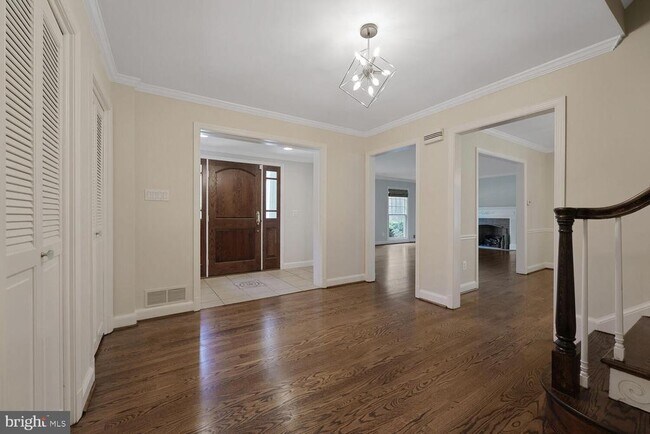 Foto del edificio - 6109 Clearwood Rd