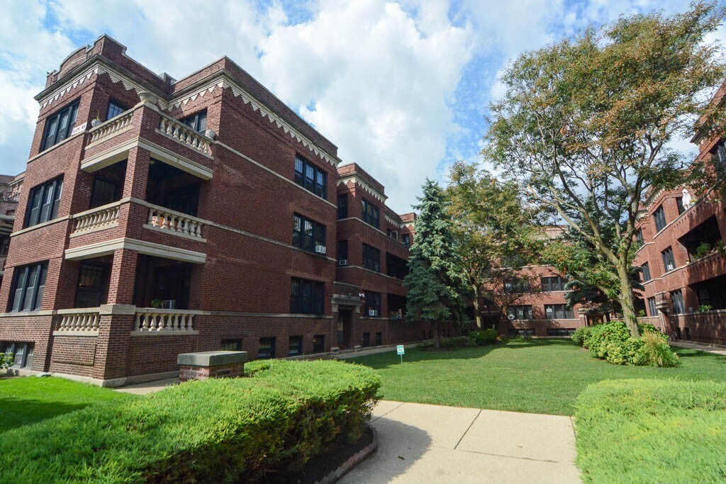 2518 N Kedzie Blvd Unit E2, Chicago, IL 60647 Condo for Rent in