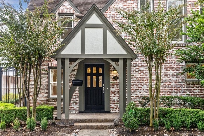 Building Photo - 2117 Chilton Rd