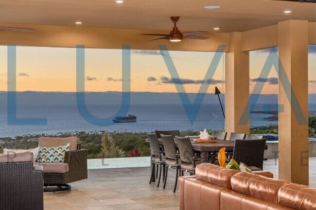 Foto del edificio - 4 bedroom 3.5 bathroom home with pool