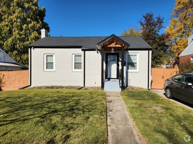 Building Photo - 5014 Nantucket Rd
