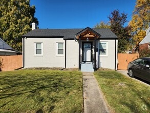 Building Photo - 5014 Nantucket Rd