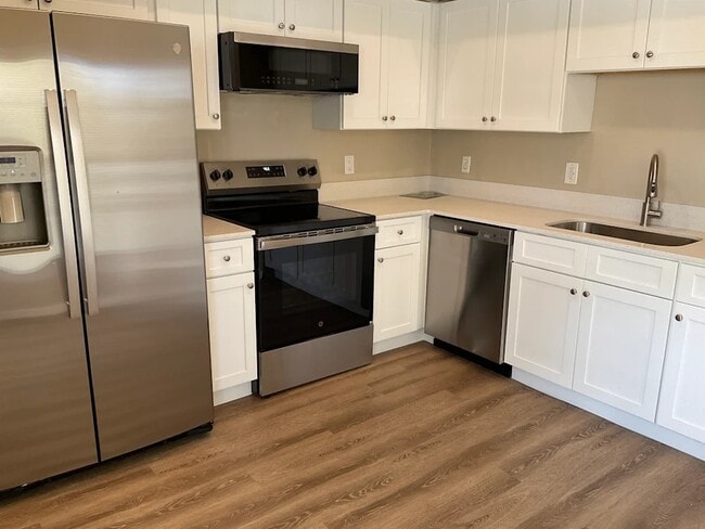 Photo - 1624 Elmstead Ct House