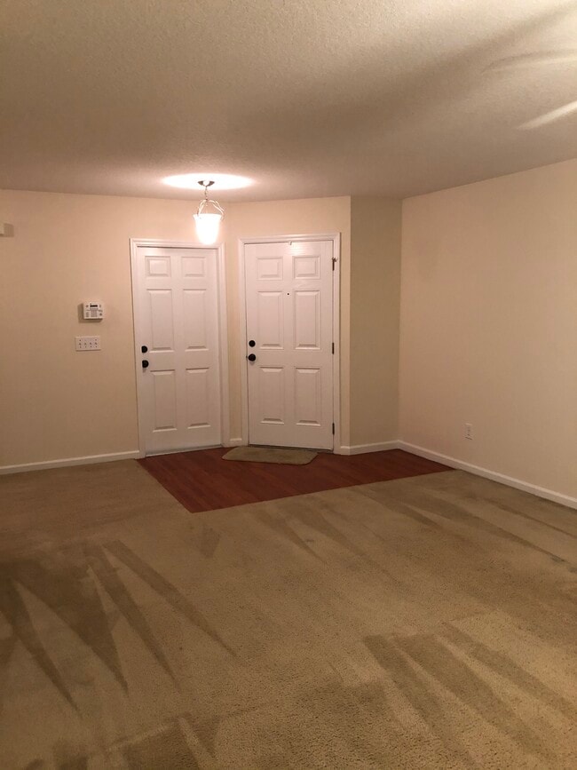 Foto del edificio - 6824 Lake Mist Ln