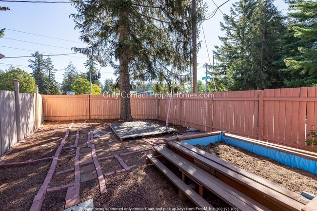 Building Photo - Charming Home with Ample Parking, Gardener...