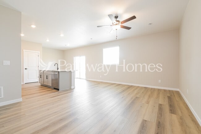Building Photo - 9475 Yampa St