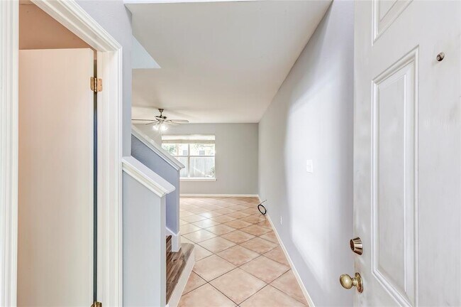 Foto del edificio - 1709 Windy Park Cir