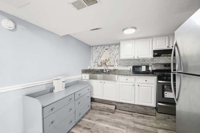 Foto del edificio - 3526 W 60th St
