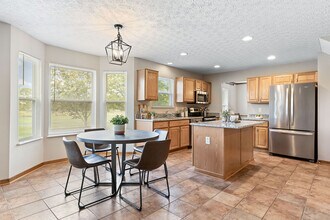 Building Photo - 7225 Bromfield Dr