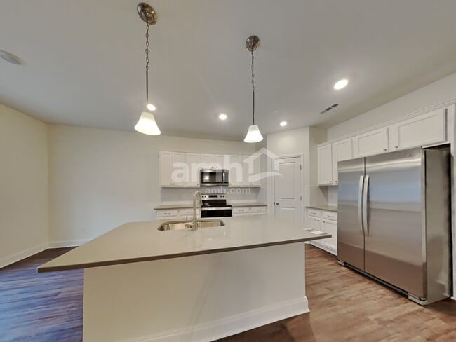 Building Photo - 130 Marin Dr