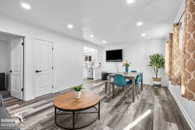 Foto del edificio - Modern 3Bdm 1Ba Unfurnished Downstairs Uni...