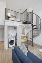 Building Photo - Placemakr Downtown Austin