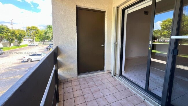 Building Photo - 8811 SW 123rd Ct