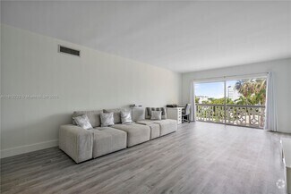 Building Photo - 9700 W Bay Harbor Dr