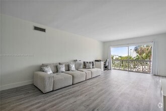 Building Photo - 9700 W Bay Harbor Dr