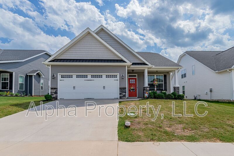 Foto principal - 73 Tannery Dr